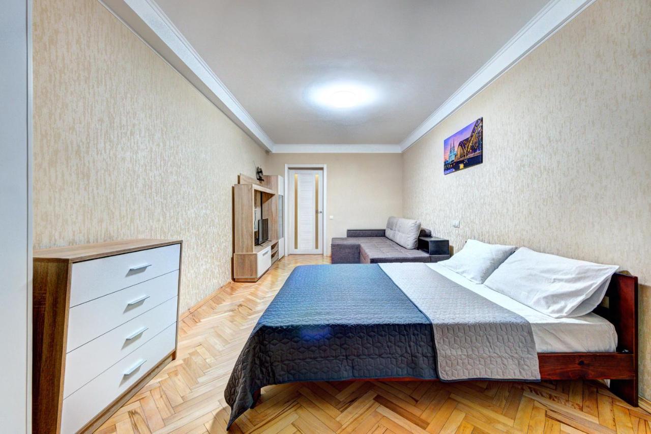 Apartments Near Ocean Plaza Druzhby Narodov Boulevard 8A เคียฟ ภายนอก รูปภาพ
