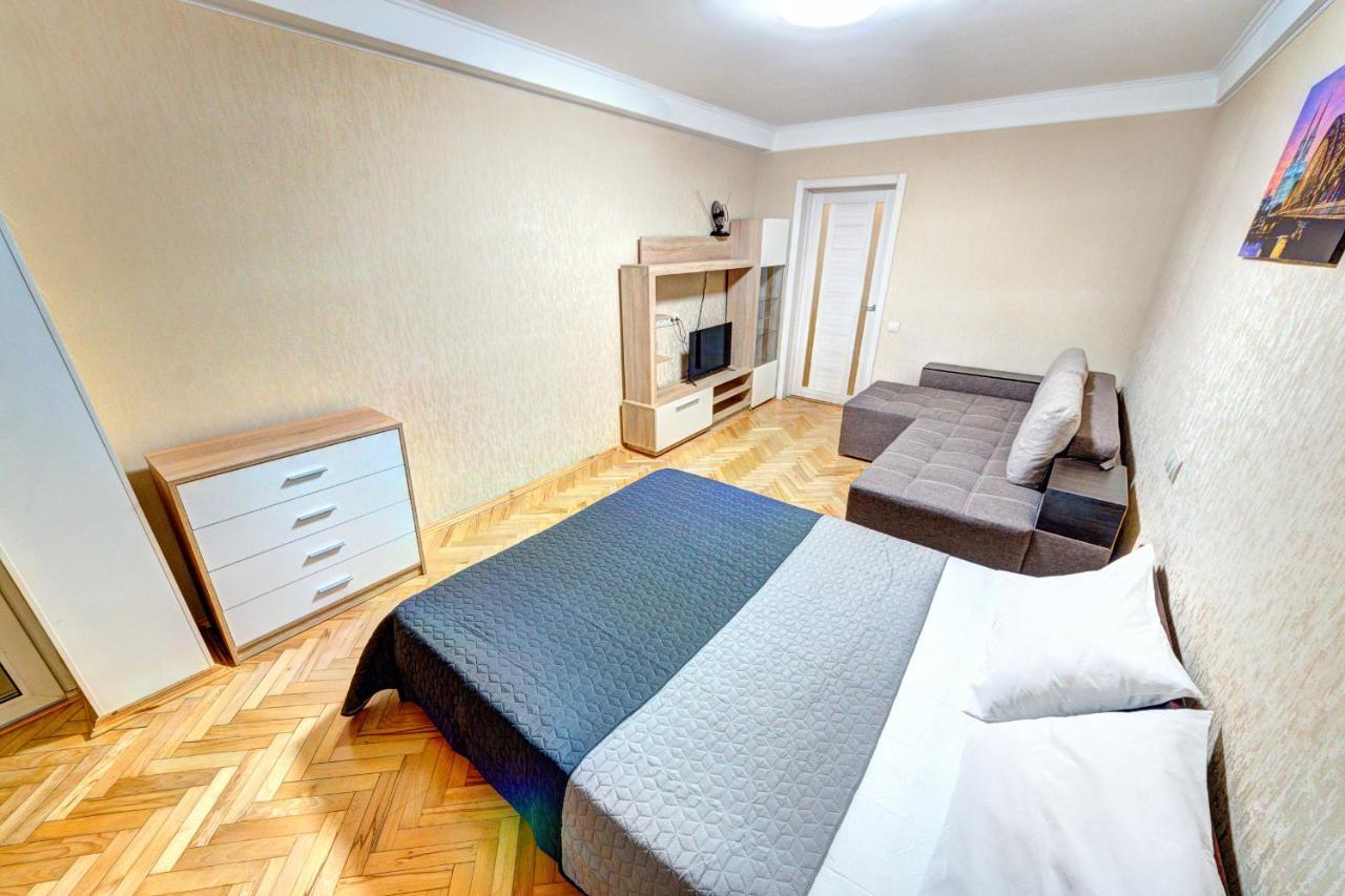 Apartments Near Ocean Plaza Druzhby Narodov Boulevard 8A เคียฟ ภายนอก รูปภาพ